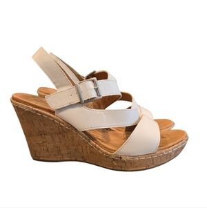 B.O.C. BORN CONCEPTS SCHIRRA CORK WEDGE SANDALS. SIZE 9M. (WHITE)
